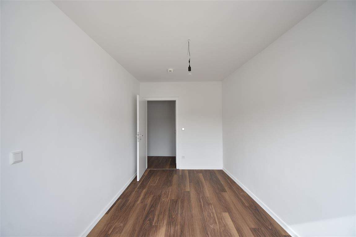 Renoviert! Geräumige 3-Zi-Altbau-Whg mit Balkon in Oberhausen – Oberhausen – Vorschaubild 9