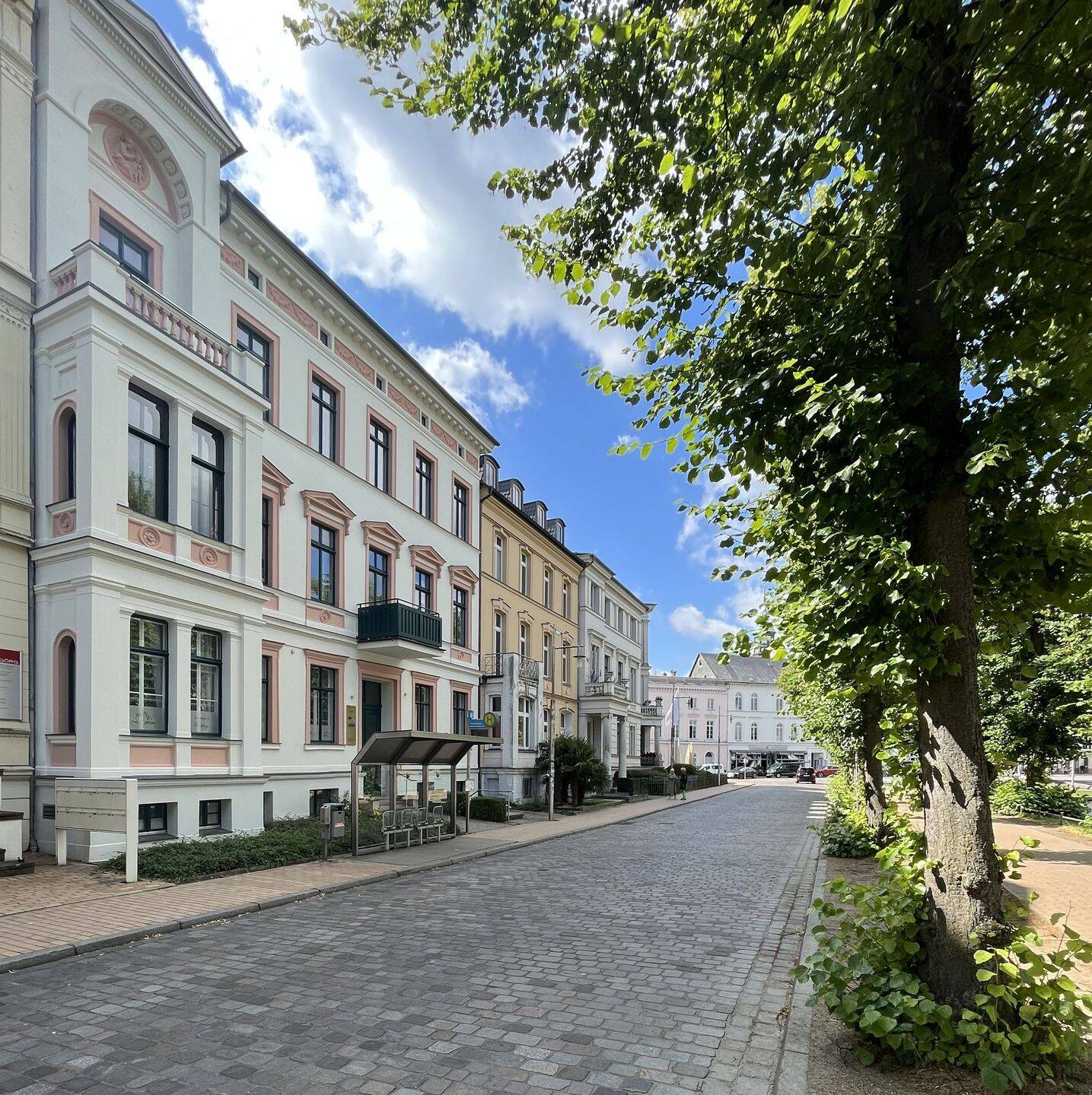 Charmante Maisonette-Dachgeschosswohnung mit Sonnenterrasse am Pfaffenteich – Schwerin – Vorschaubild 2
