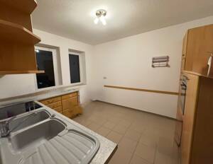 Besichtigung bitte telefonisch abstimmen! - 2 Raumwohnung mit Einbauküche und Balkon im 1. Obergeschoss – 99891 Bad Tabarz – Vorschaubild 3