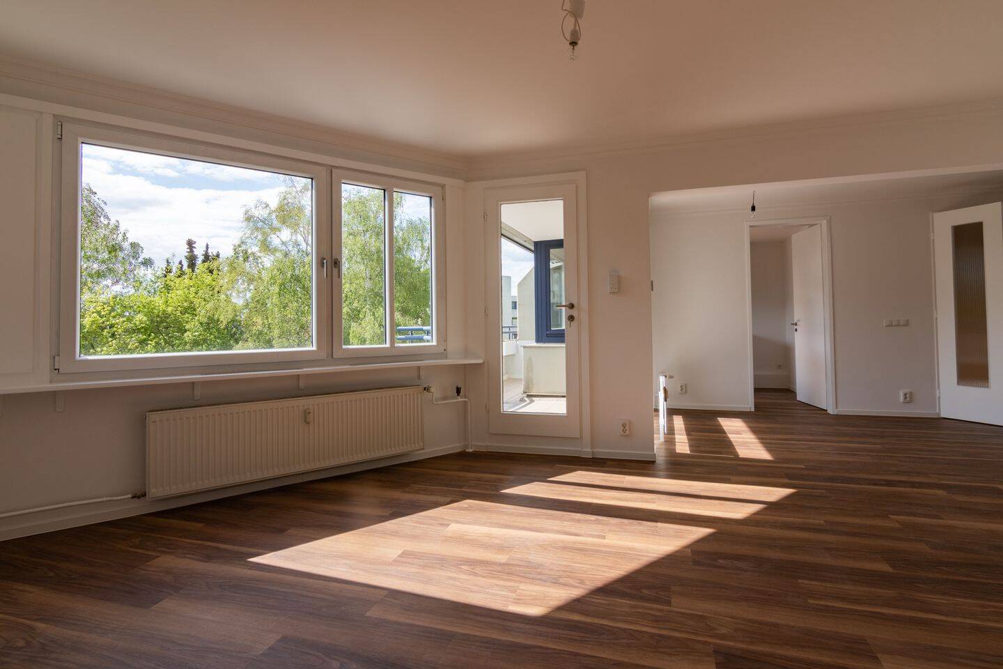 Privat an Privat /OHNE Makler / Wohnen, wo Zehlendorf am sch\u00f6nsten ist \u2013 gro\u00dfz\u00fcgige, 2019 sanierte 3 Zimmer Wohnung mit Balkon – Berlin – Vorschaubild 7