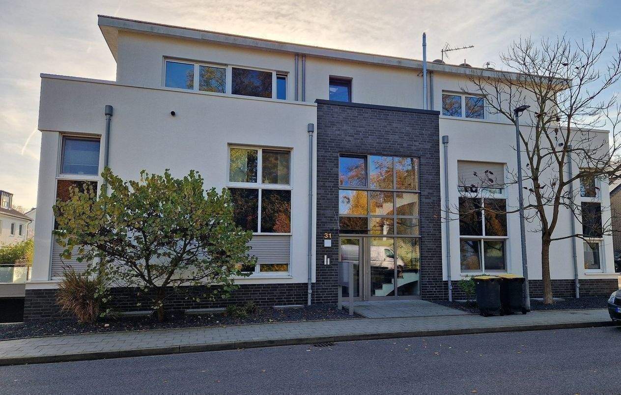 Traumhafte Penthousewohnung in nicht duplizierbarer Lage zum Nordpark gelegen ! Große Terrasse 2 Stellplätze in der TG ! – Mönchengladbach – Vorschaubild 3