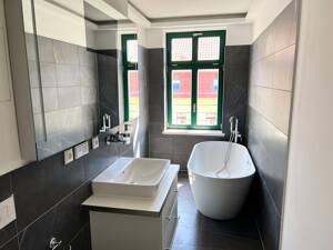 Elegant und luxuriös *dunkles Parkett * Fußbodenheizung * Lichtbänder * Tageslichtbad * Aufzug * – 4315 Leipzig – Vorschaubild 9