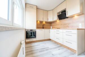 Exklusiv modernisierte 3-Zimmer-Wohnung mit traumhaftem Alpenpanorama in Englschalking / Bogenhausen – 81927 München – Vorschaubild 2