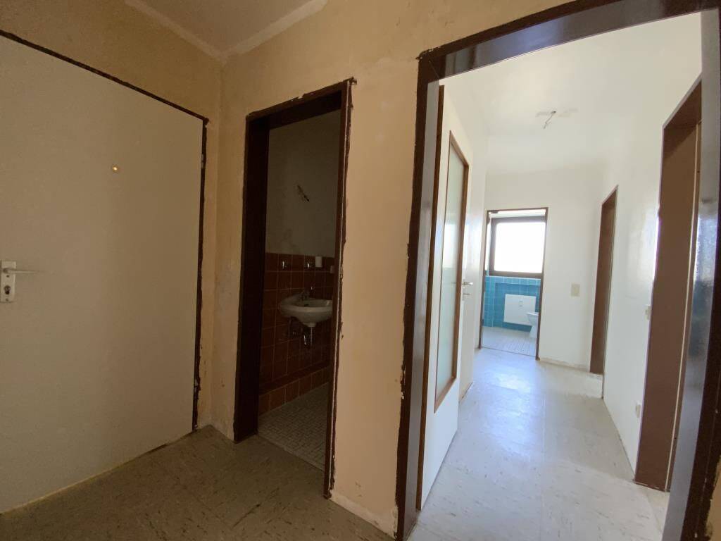 4 Zimmer Wohnung mit Loggia in Köln-Niehl - OHNE KÄUFERPROVISION – Köln – Vorschaubild 3