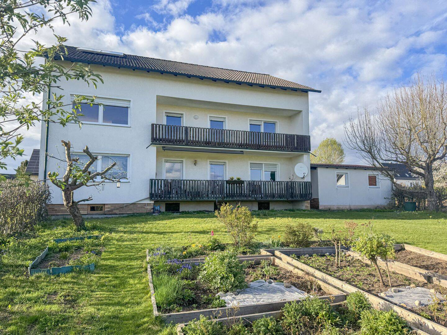 Zweifamilienhaus mit großem Garten und Ausbaupotential – Hahnbach – Vorschaubild 2
