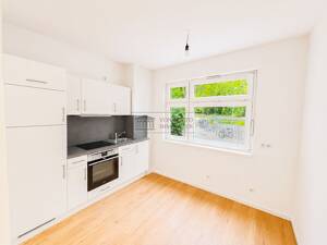 Großzügige 3-Zimmer-Wohnung mit Sonnenbalkon im grünen Drake Park – 12205 Berlin – Vorschaubild 5