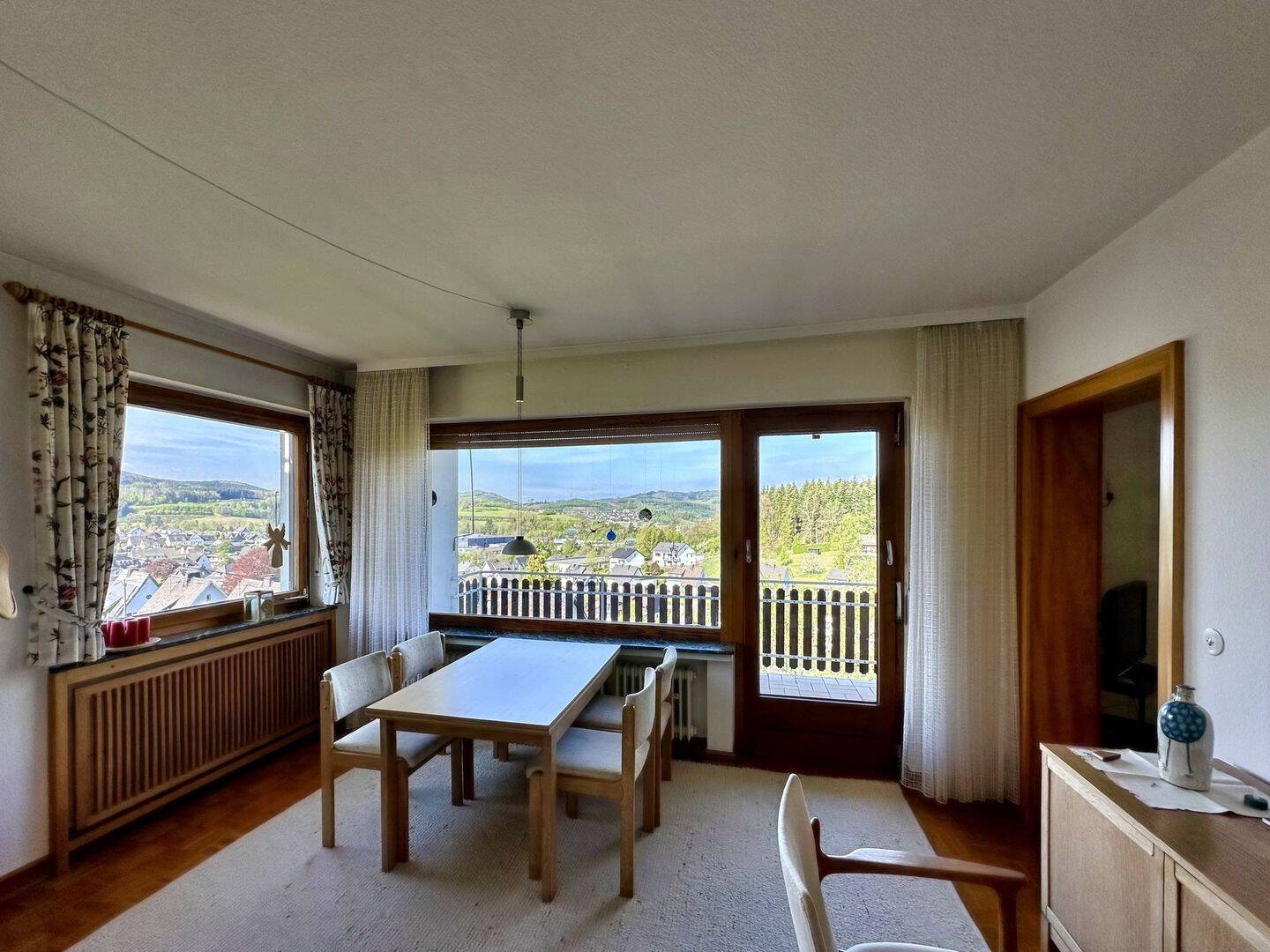 Grüne Oase mit Weitblick-Einfamilienhaus mit Einliegerwohnung in Kirchhundem-OT – Kirchhundem – Vorschaubild 6
