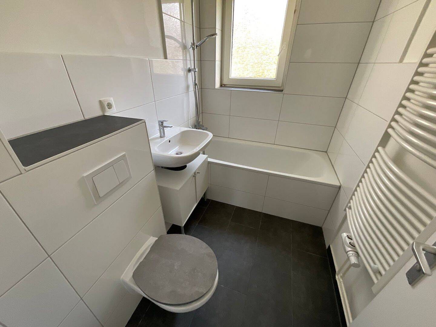 2,5 Zimmer-Wohnung mit Balkon und Tageslichtbad mit Wanne – Lübeck – Vorschaubild 7