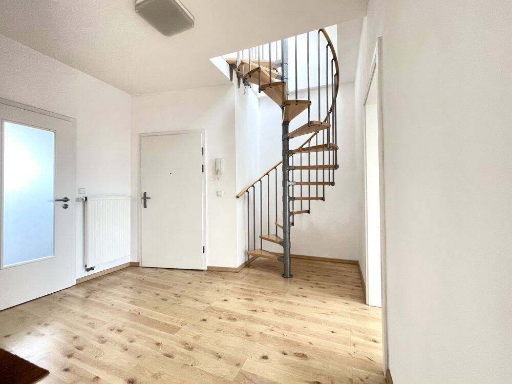 Modernes Wohnen über den Dächern der Oststadt - stilvolle Maisonette mit besonderem Charme! – Hannover – Vorschaubild 2