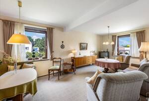 Schönebeck: Freistehendes Einfamilienhaus mit Einliegerwohnung, Nebengebäude, Garage und Garten – 28757 Bremen – Vorschaubild 8