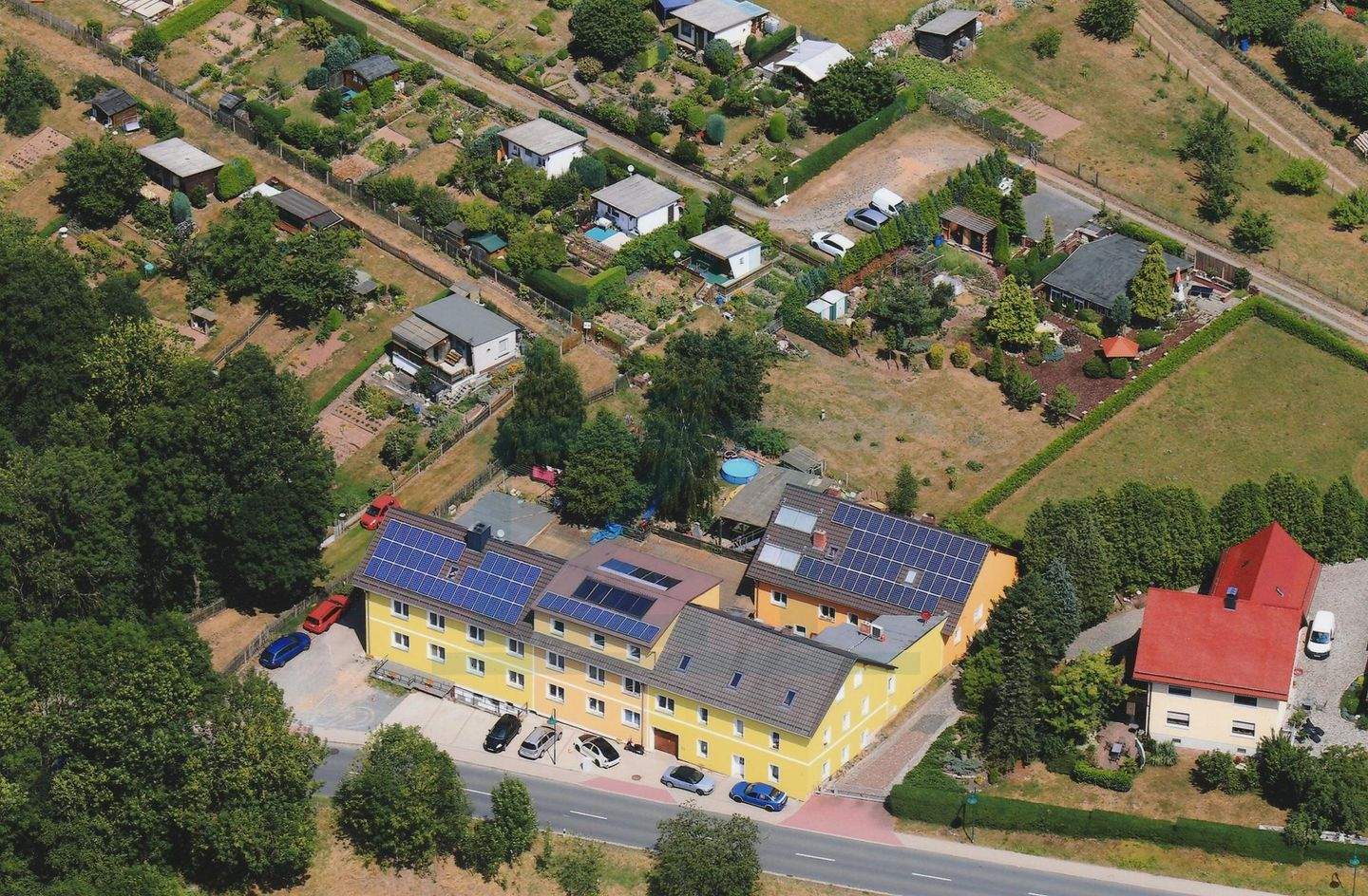 Vollvermietet! Großes Mehrfamilienhaus - 2008 saniert - mit Einfamilienhaus und guter Anbindung – Sankt Gangloff – Vorschaubild 3
