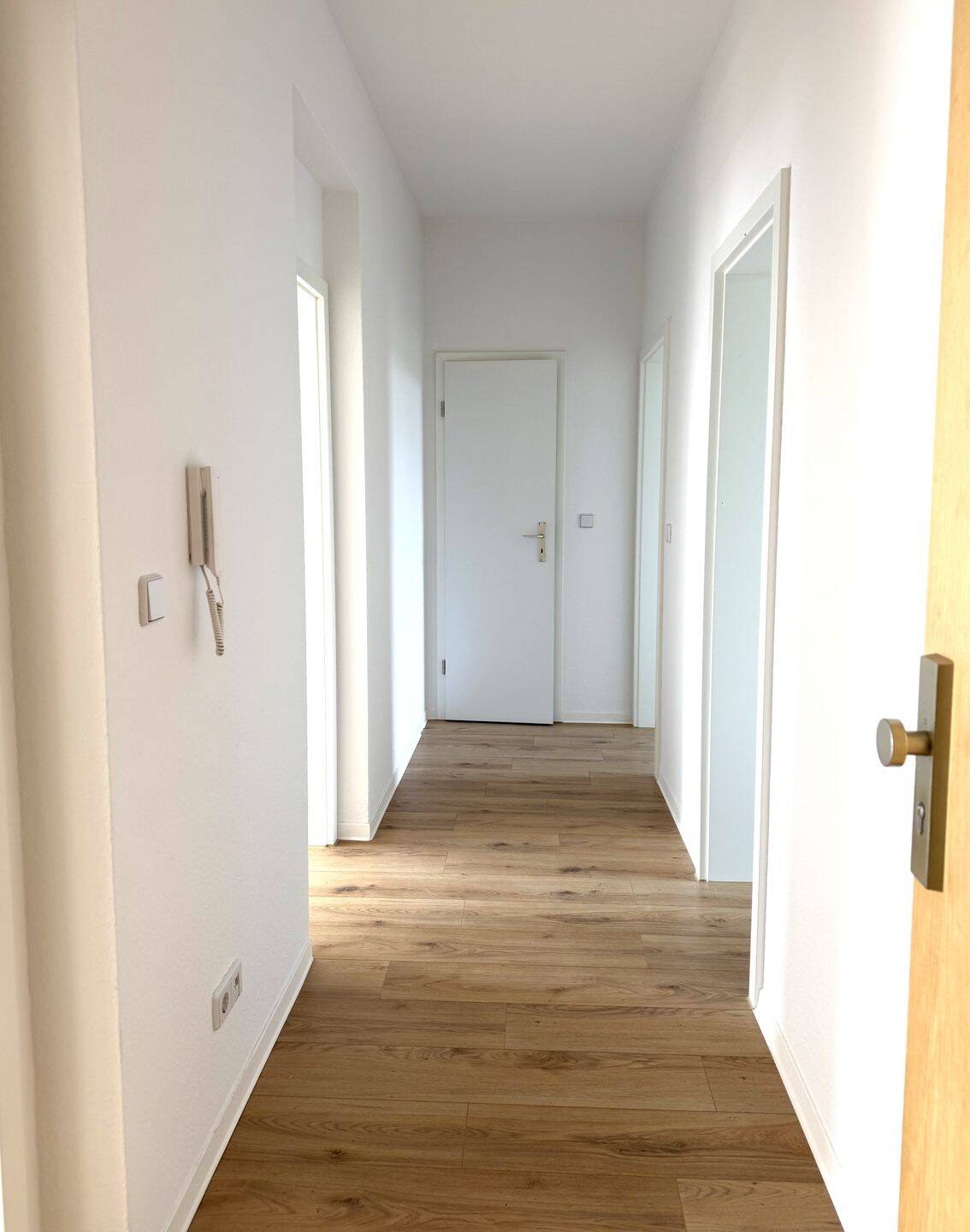 +++Frisch saniert+++helles DG mit familienfreundlichem Zuschnitt und Balkon+++ – Magdeburg – Vorschaubild 2