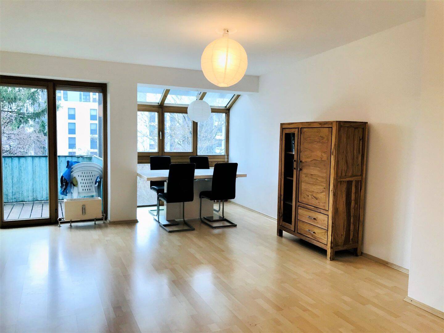 *** Helle und große 1 Zimmer Etagenwohnung mit Süd-Westbalkon und Tiefgarage *** – München – Vorschaubild 3