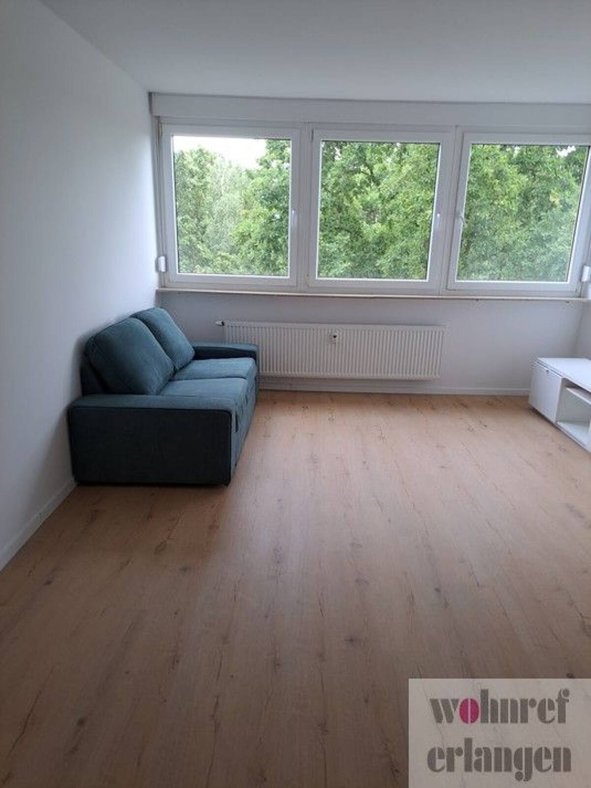 Schöne modern möblierte 1,5 Zimmer Wohnung Erstbezug nach Renovierung – 91058 Erlangen – Bild 1 von 8