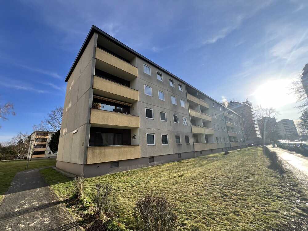 Attraktive Kapitalanlage - vermietete 1-Zimmer-Wohnung im 3. Obergeschoss in Berlin-Spandau