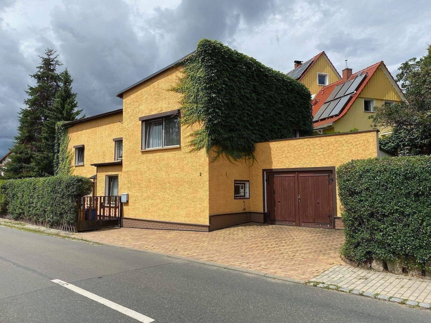 Achtung Neuer Preis! Günstiges Einfamilienhaus mit Nebengelass auf kleinem Grundstück, in den westlichen Vororten Geras zu verkaufen! – Kraftsdorf – Bild 1 von 9
