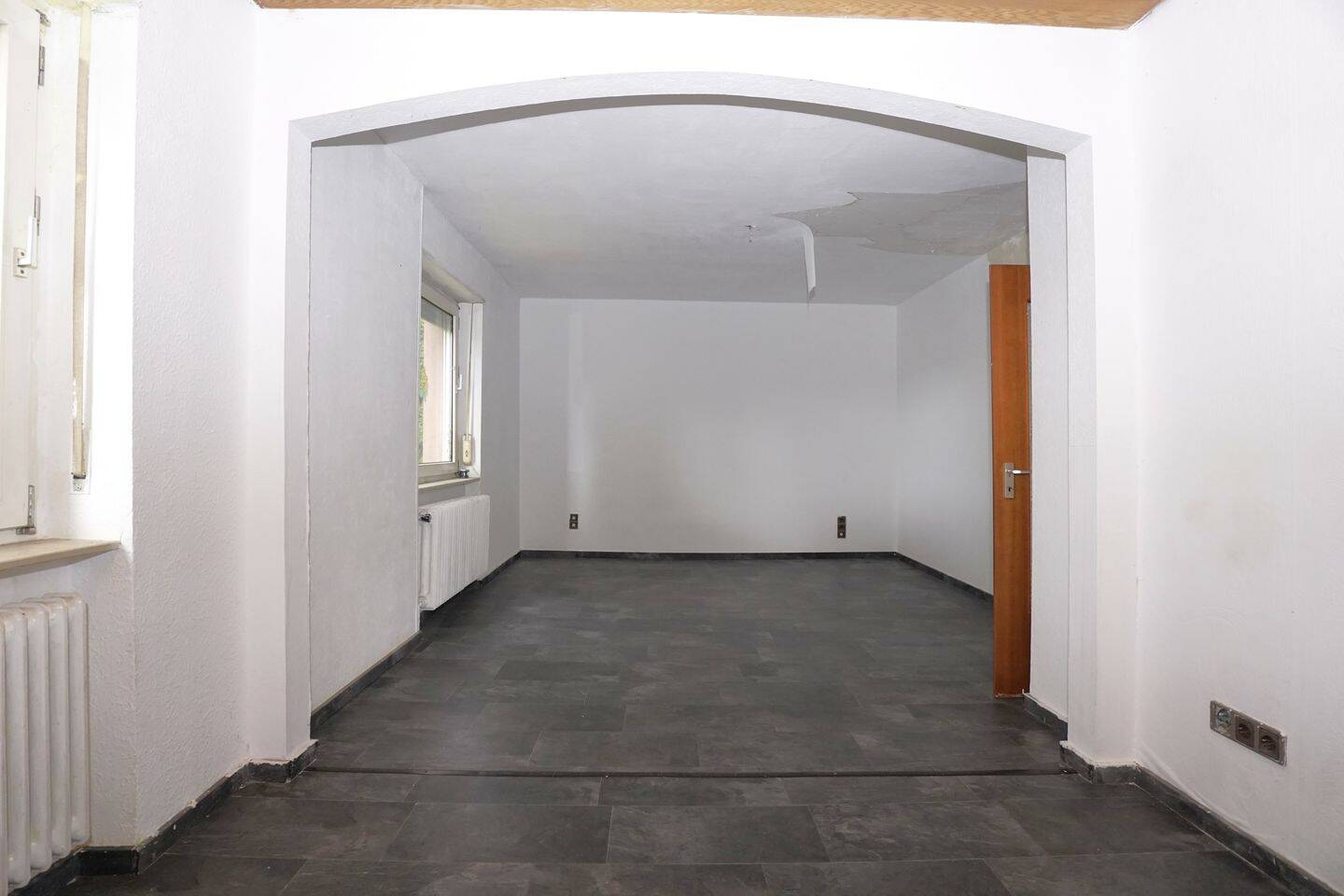 Zweifamilienhaus in guter Lage mit Doppelgarage und Garten – Kaiserslautern – Vorschaubild 4