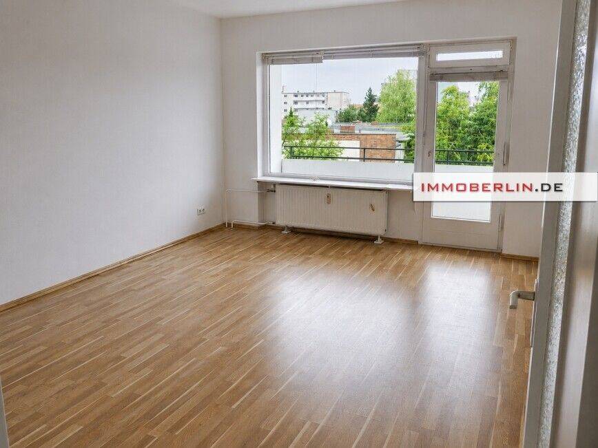 IMMOBERLIN.DE - Lichtdurchflutete Wohnung mit ruhigem Südbalkon in beliebter Lage – Berlin – Vorschaubild 3