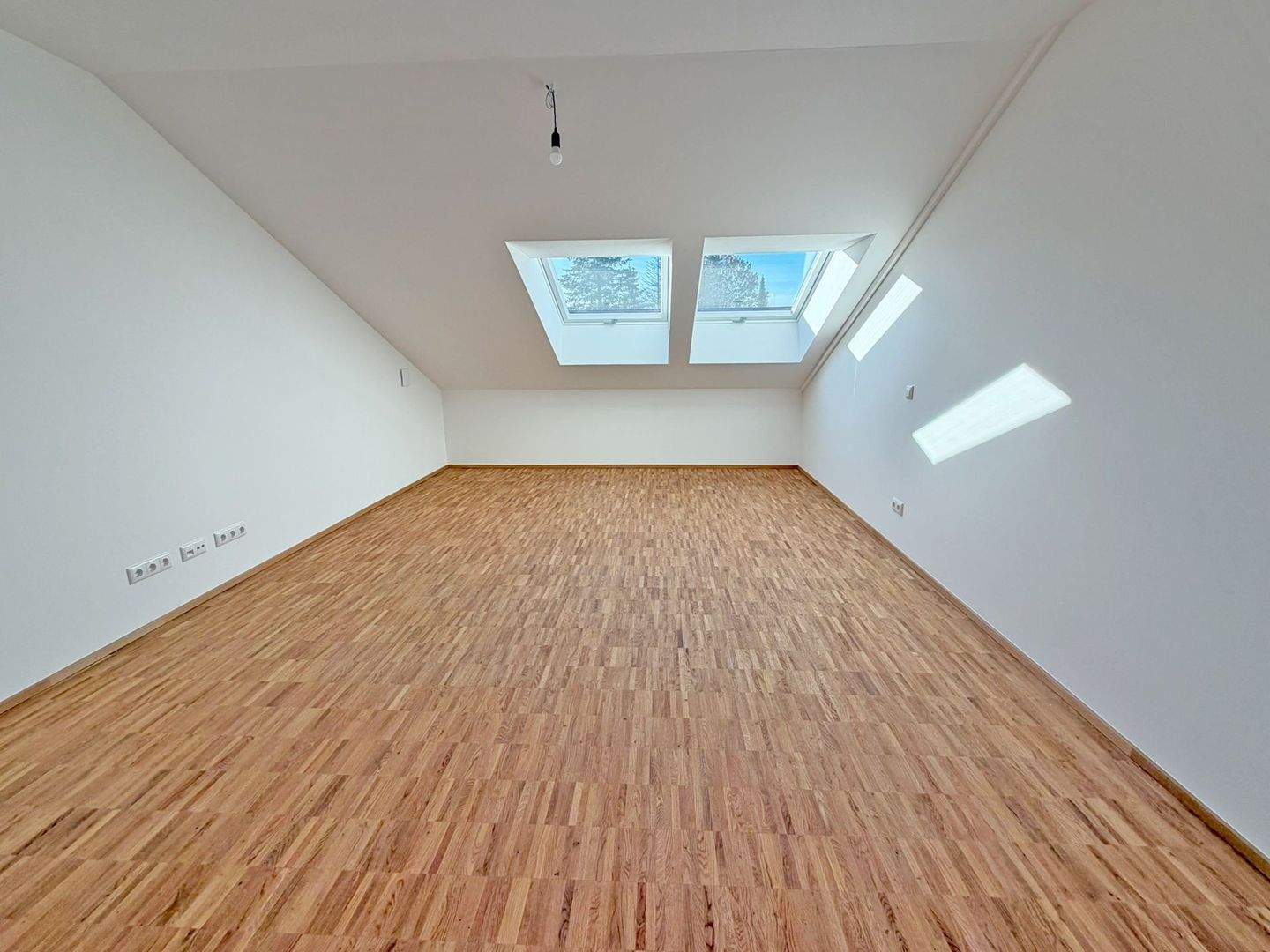 Bezug ab sofort! Großzügige 4-Zi.-DG-Neubauwohnung mit Loggia – Markt Schwaben – Vorschaubild 2