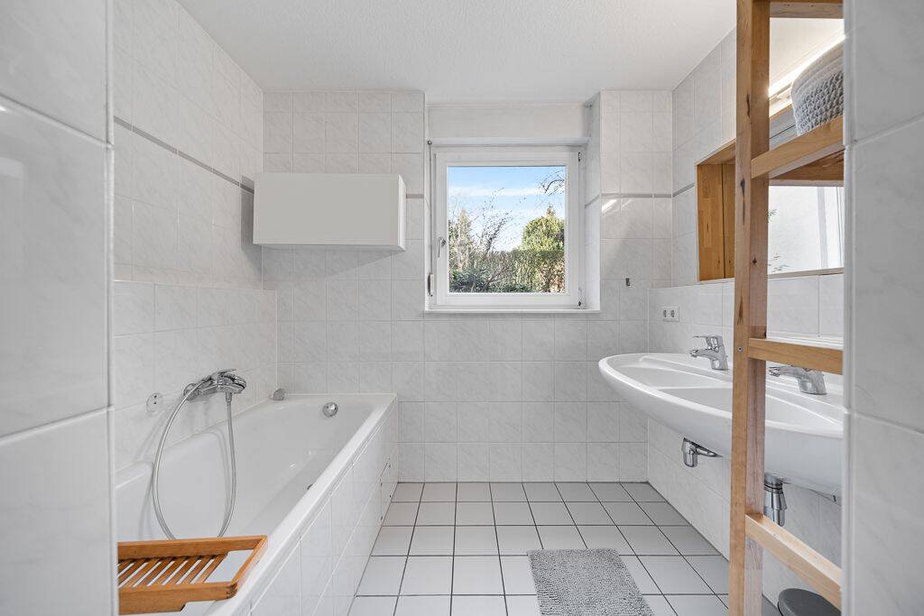 Charmante 100 m² Erdgeschoss-Maisonettewohnung mit zwei Sonnenterrassen in ruhiger Lage von Hamburg-Marienthal – Hamburg – Vorschaubild 9