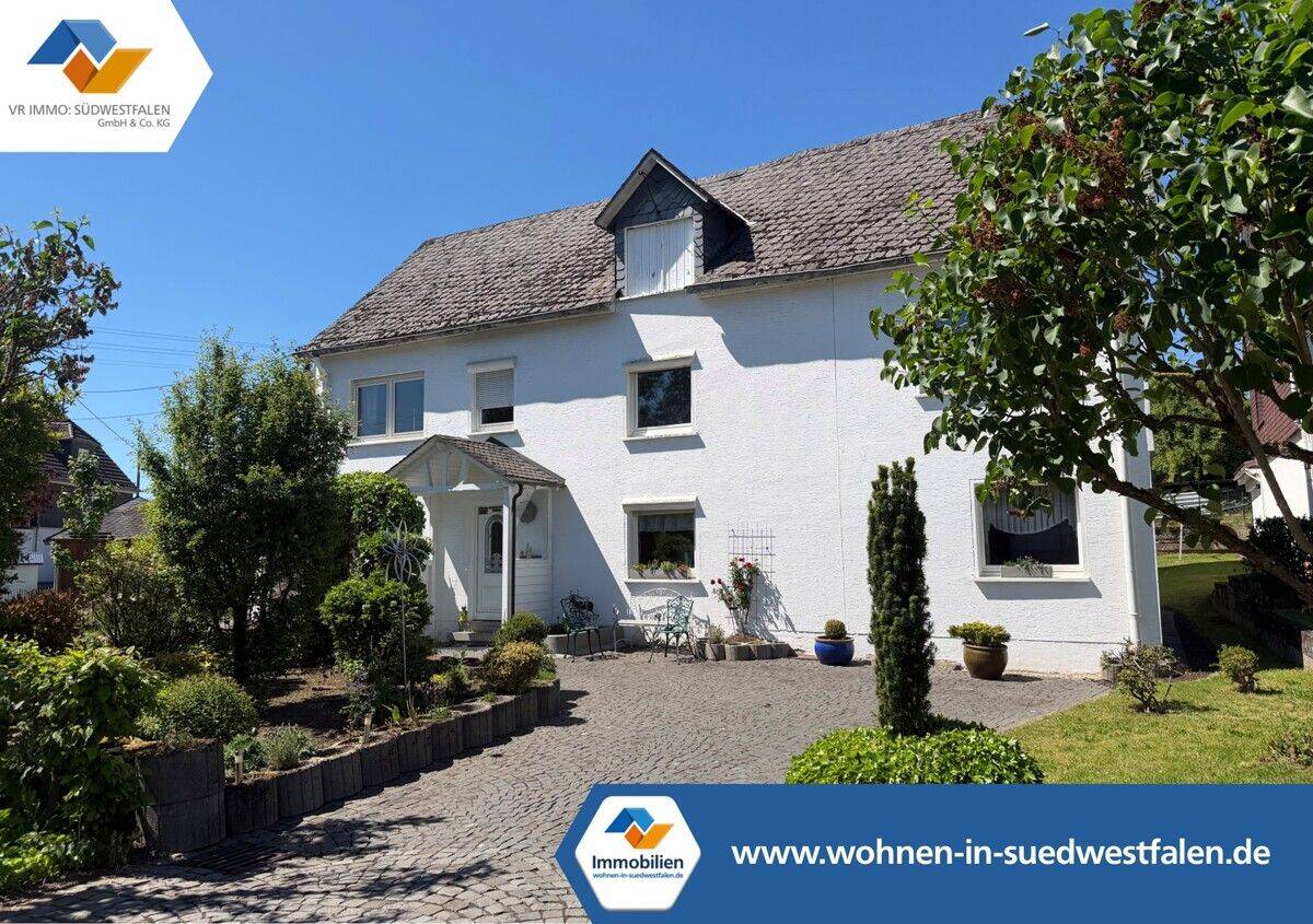 Großzügiges Wohnhaus mit Charakter im Herzen von Wilnsdorf-Anzhausen! – Wilnsdorf – Bild 1 von 9
