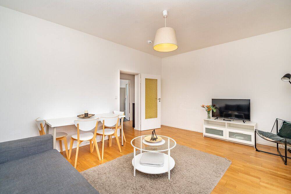 2-Zimmerwohnung in Schöneberg - Bezugsfrei, provisionsfrei und toller Balkon! – Berlin – Vorschaubild 2