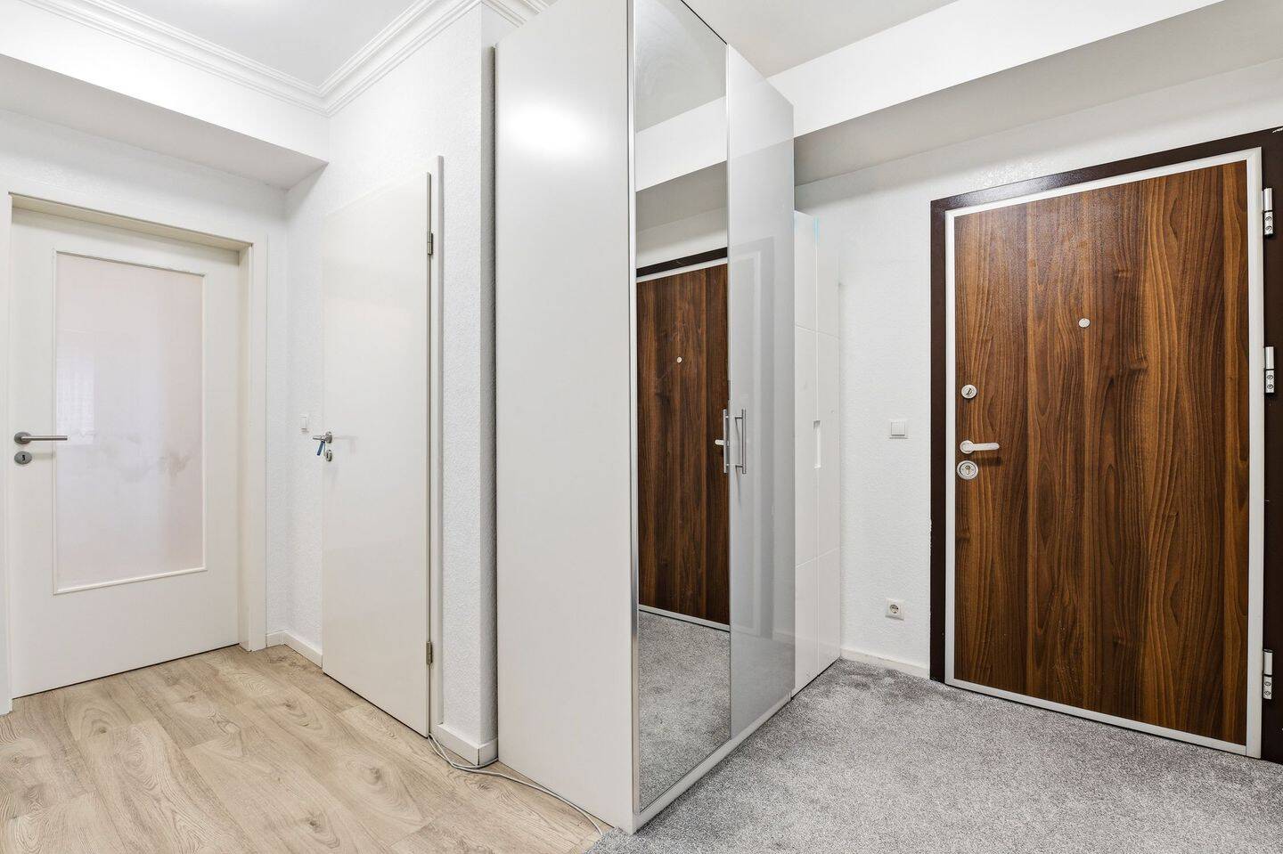 Vermietete, großzügige 4-Zimmer-Wohnung mit Balkon und Loggia – Hamburg – Vorschaubild 7