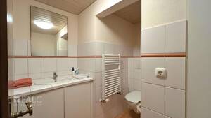 ***Wohnen in bester Lage - Geräumiges Einfamilienhaus mit großzügigen Garten*** – 23568 Lübeck – Vorschaubild 9