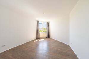 AIGNER - Sommerbalkon & Wintergarten: Schöne, renovierte Wohnung mit Blick ins Grüne – 80939 München – Vorschaubild 5