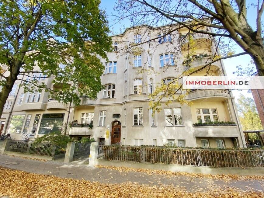 IMMOBERLIN.DE - Wunderbare Altbauwohnung mit Sonnenbalkon & Dachrohling in gefragter Lage