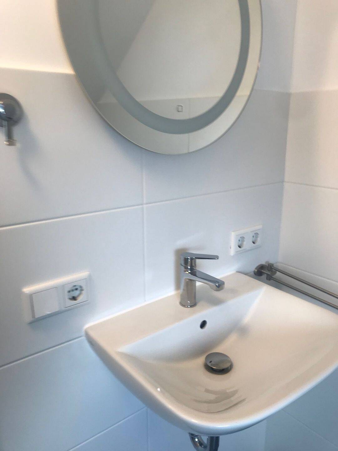 Hübsche Dachgeschoßwohnung für Pärchen (auch Studenten) geeignet – Würzburg – Vorschaubild 4