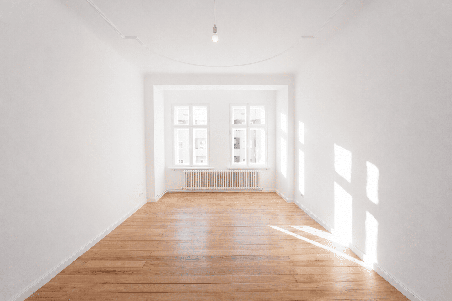 Altbau-Charme mit Westbalkon - renovierte 2-Zimmer-Wohnung, sofort bezugsfrei (WE29) – Berlin – Bild 1 von 9