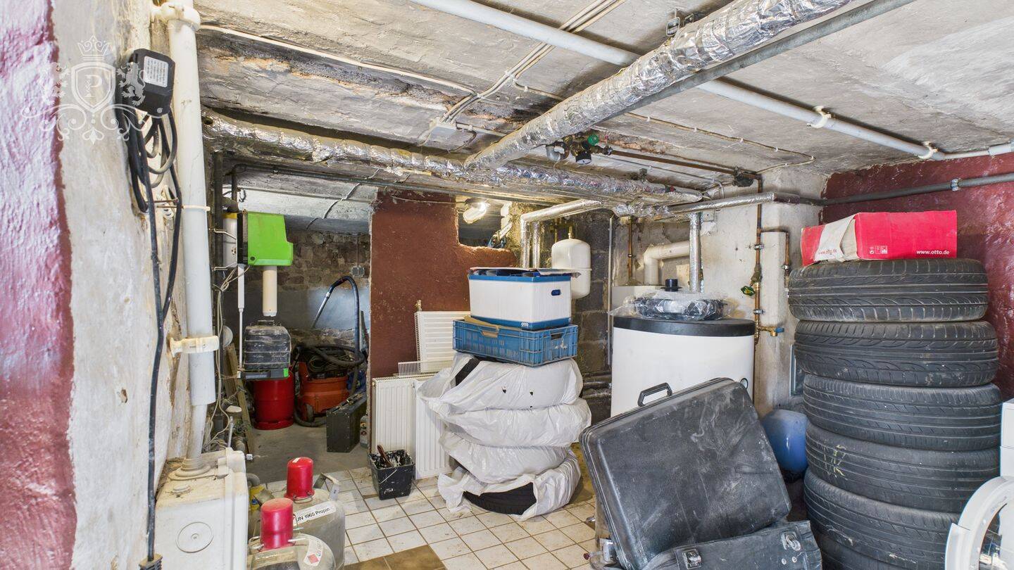 REH mit ELW | teilsaniert | Einbauküche 2020 | Gas-Therme 2022 | Bad neu 2023 | vermietete ELW | 2-fach Verglasung 2024 | DSL 100 Mbit | Garage – Prüm – Vorschaubild 4