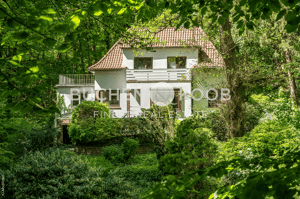 Architektonisch reizvolle Bestandsimmobilie mit genehmigter Zukunftsperspektive in HH-Blankenese