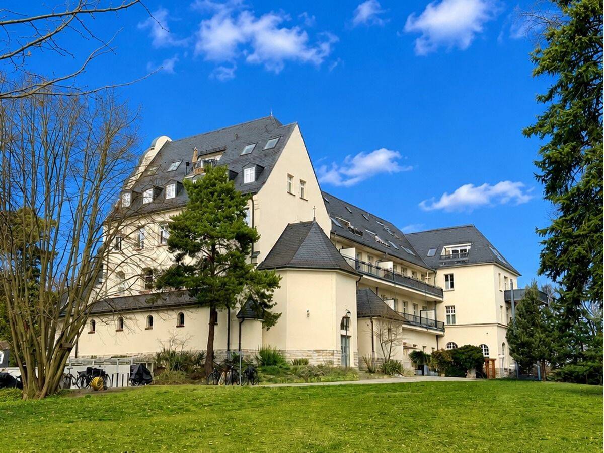 Ein Zuhause mit Geschichte - stilvolle 3-Zimmer-DG-Wohnung im Herzen von Berlin-Biesdorf – Berlin – Vorschaubild 2