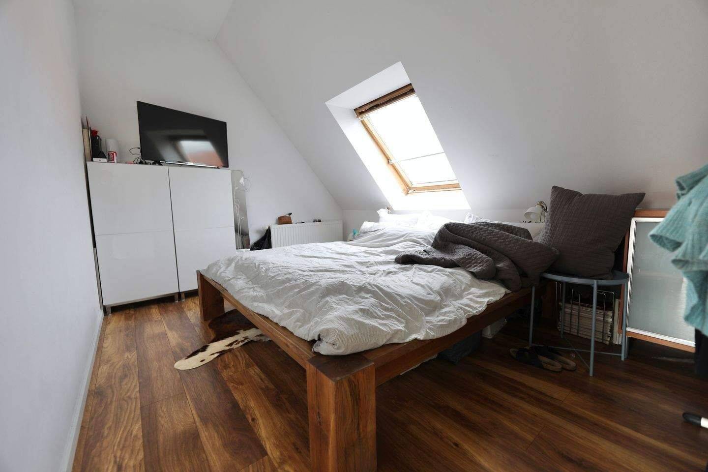 DACHGESCHOSS MIT TERRASSE & AUFZUG - GUTE INFRASTRUKTUR & RUHIGE LAGE - ZUR ZEIT VERMIETET – Berlin – Vorschaubild 3