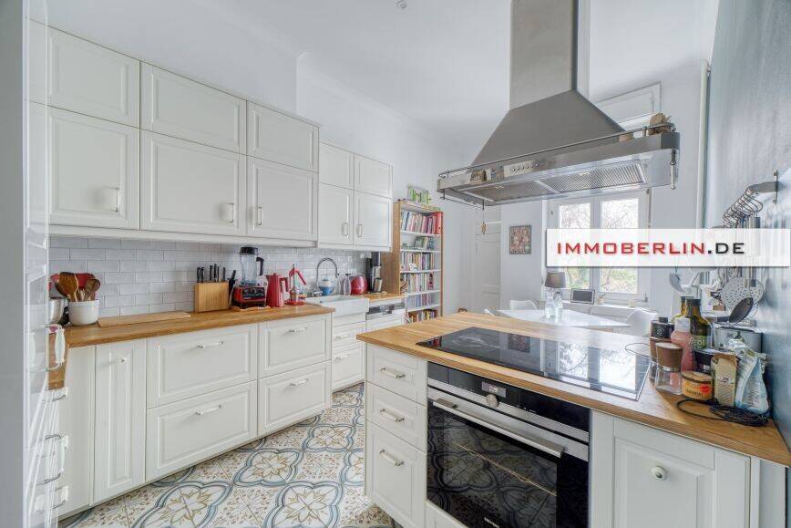 IMMOBERLIN.DE - Perle in Toplage: Familienfreundliche Altbauwohnung mit Westloggia & Naturkulisse – Berlin – Vorschaubild 4