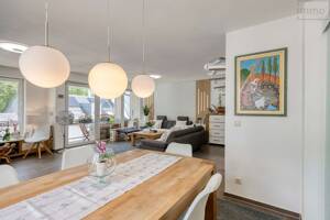 Wohnen auf zwei Ebenen - 117 m² Maisonette mit 2 Balkonen, nur 50 m vom Rhein entfernt