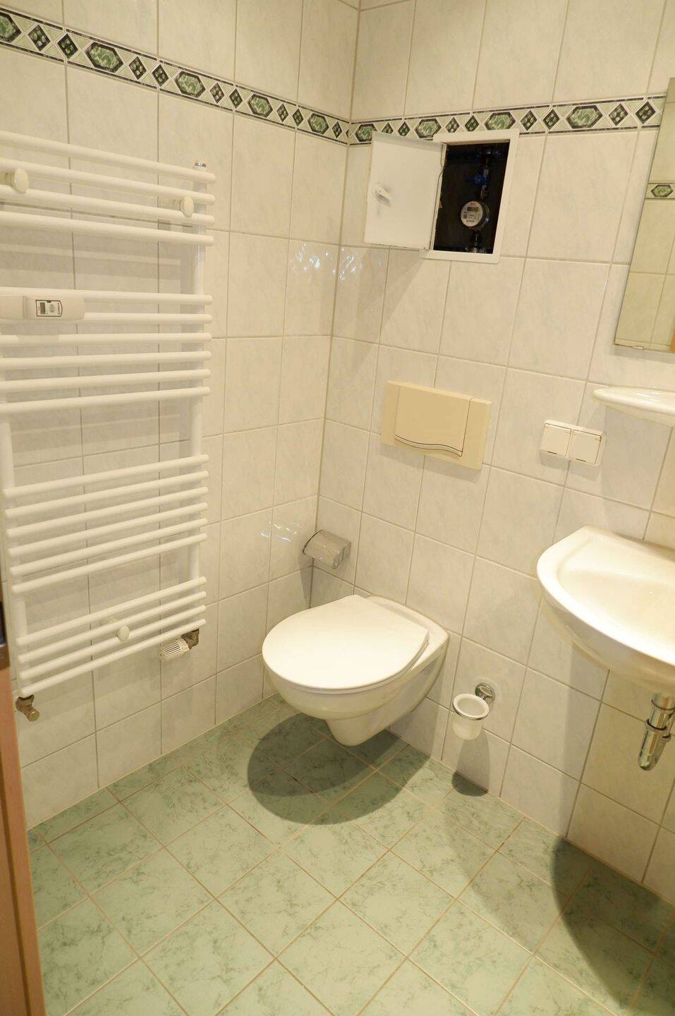 Frei ab 1.9.26 - Helle Wohnung im 2. OG / Bad mit Dusche – Chemnitz – Vorschaubild 5