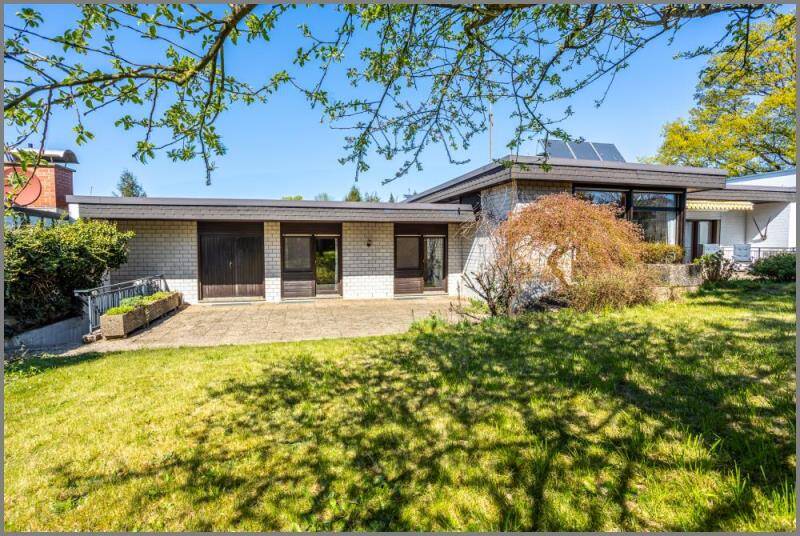 Exklusives EFH! Ein Raumwunder als doppelter Bungalow plus TG! – Achern – Bild 1 von 9