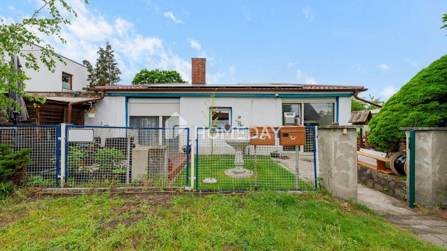 Familienfreundlicher 4-Zimmer-Bungalow mit Garten, zwei Terrassen und PV-Anlage – Berlin – Vorschaubild 3