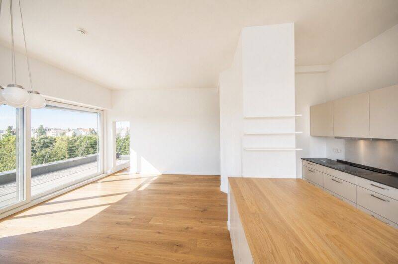 Winskiez: 114 qm DG-Whg mit Aufzug Balkon EBK u. spektakulärem Ausblick – Berlin – Vorschaubild 4