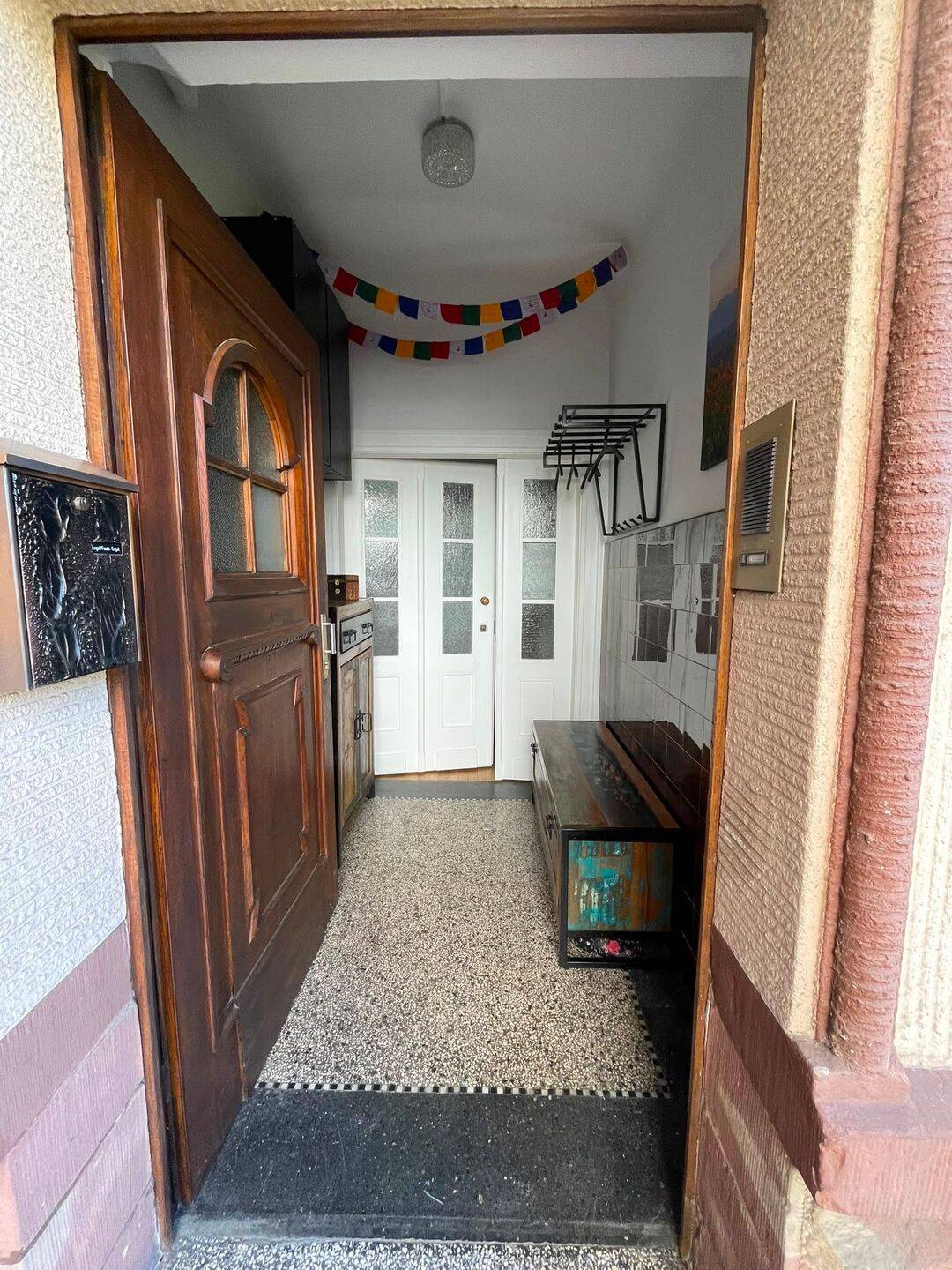 Stilvolle Altbauwohnung mit Charme am Rotenbühl– 3 Zimmer, 2 Balkone, komplett saniert – Saarbrücken – Vorschaubild 2
