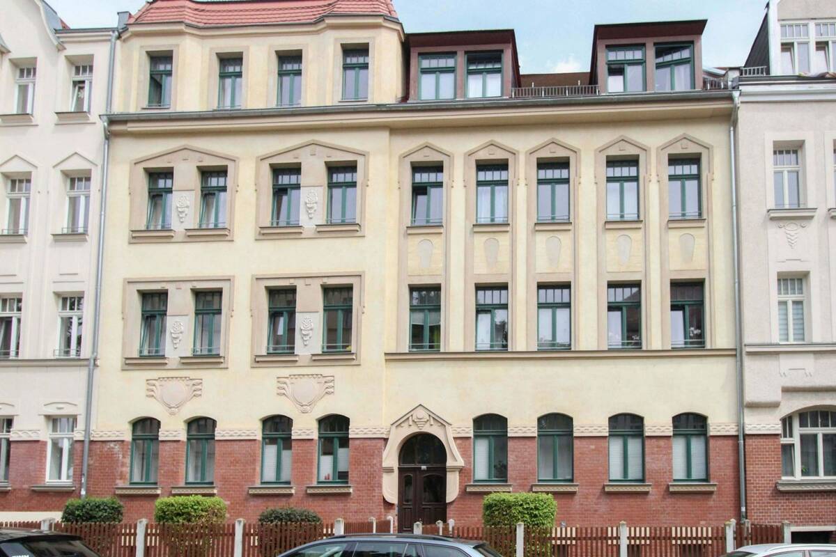 Leipzig-Zentrumsnah: Denkmalgeschützte 3-Zimmer-Wohnung mit Balkon – 4315 Leipzig – Bild 1 von 7