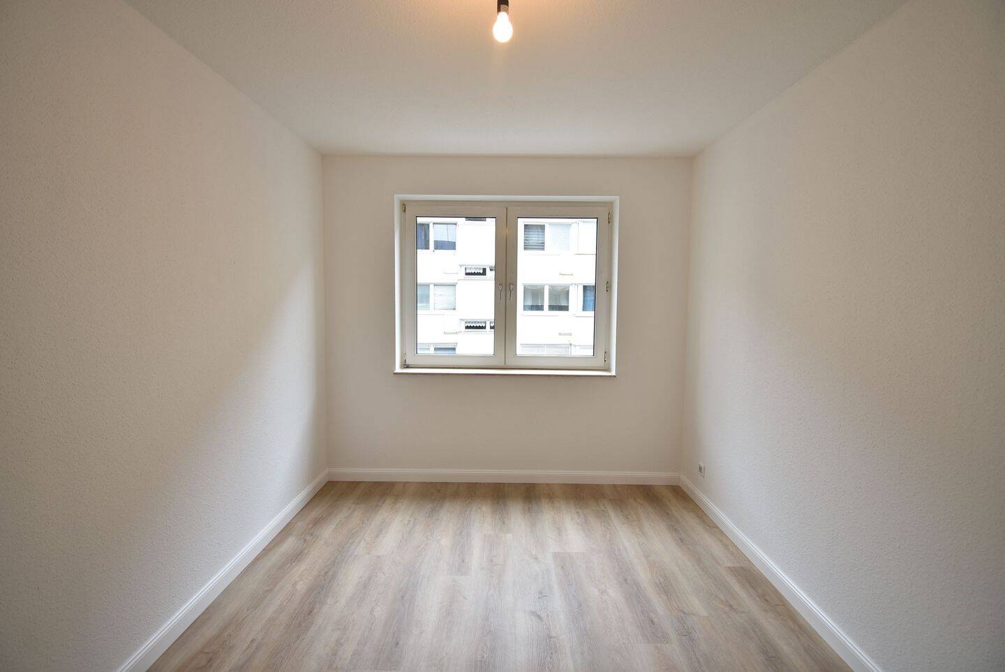 Erstbezug! Bezugsfreie 3-Zimmer-Whg mit Balkon – Wuppertal – Vorschaubild 4