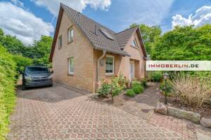 IMMOBERLIN.DE - Wohlfühllage! Fabelhaftes Haus in zweiter Reihe mit idyllischem Sonnengarten – 13088 Berlin – Vorschaubild 1