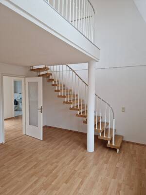 Schöne Maisonettewohnung/ 2Raum, Bad Küche mit Fenster/ Balkon und Dachterrasse – 1099 Dresden – Vorschaubild 7