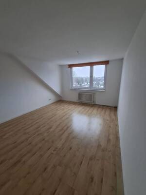 Helle 2- Zimmer Dachgeschosswohnung – 22047 Hamburg – Vorschaubild 7