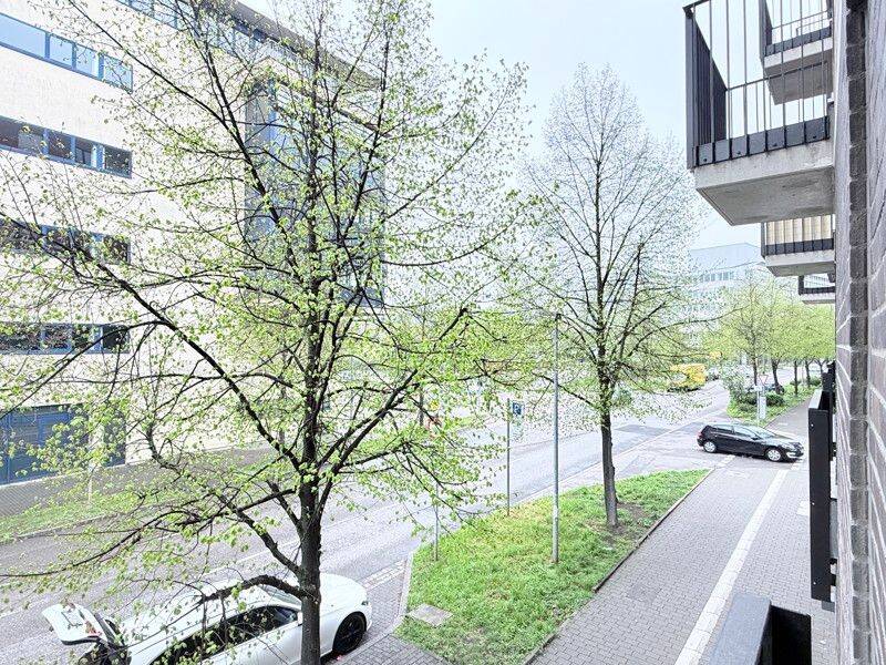Vollmöbliertes und modernes 1-Zimmer-Appartment mit Balkon – Stuttgart – Vorschaubild 3