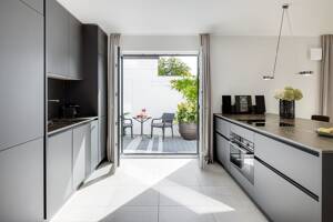 Raum für mehr! Außergewöhnlich großzügige und elegante Ensemblevilla. – 81927 München – Vorschaubild 5